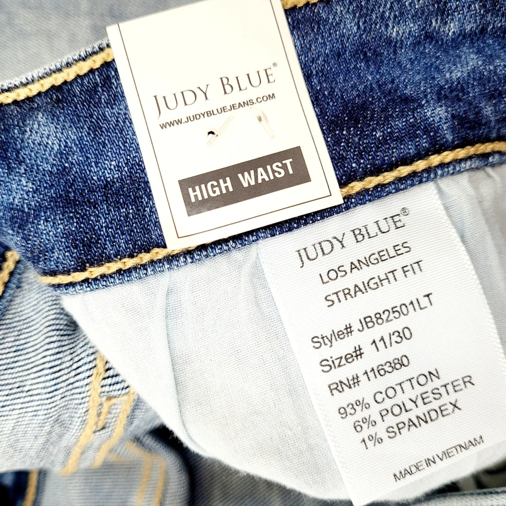 NWT JUDY BLUE High Rise Straight Fit Leg Light Distressed Wash Jeans Size 30 New
